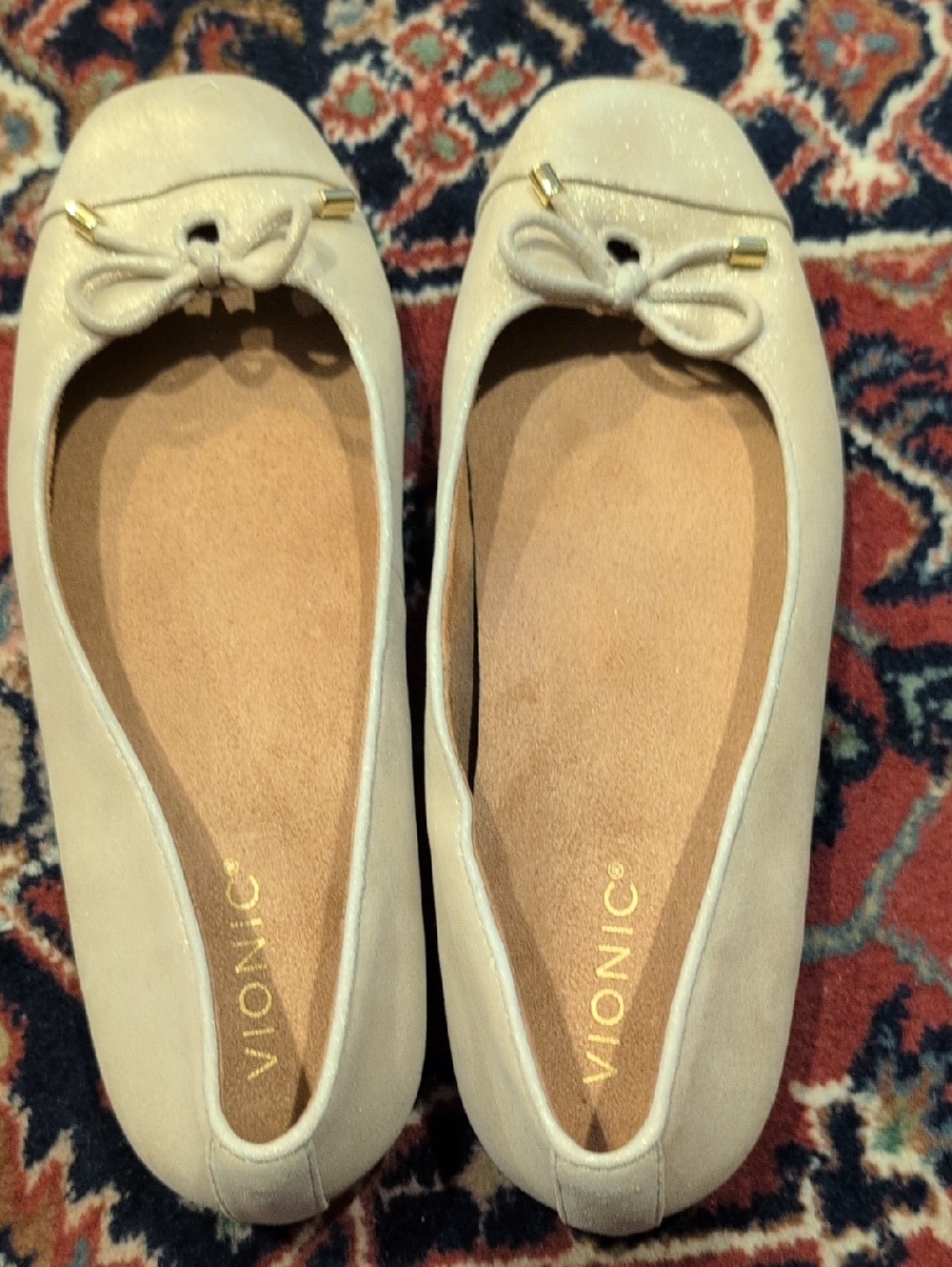 Vionic Klara Flat In Gold Leather Size 9.5 Wide - Picture 2 of 4